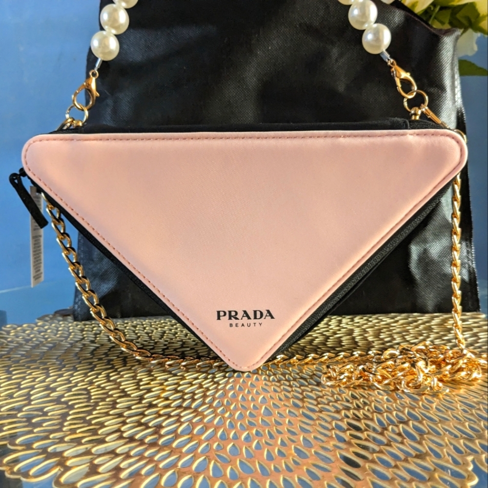 Prada - Picture 8 of 10